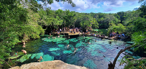 Cenote Azul第 2 张图片