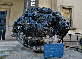 矿物与地质科学博物廊