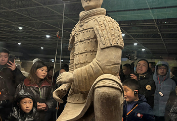 秦始皇兵马俑二号陪葬坑第 25 张图片