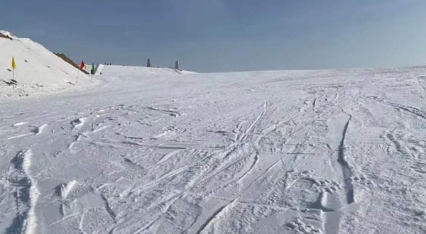 别有洞天滑雪场