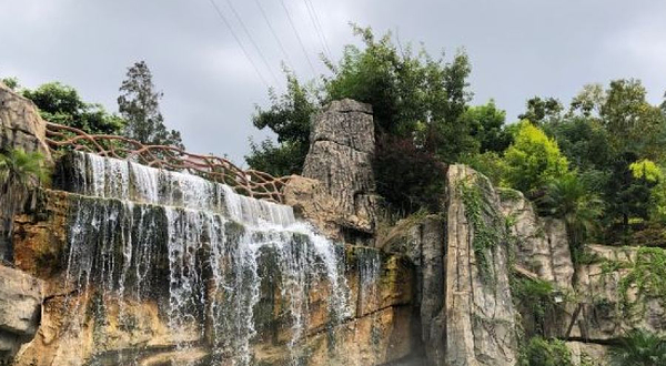 青鱼湾温泉河谷