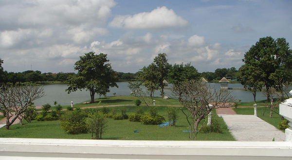 Queen Suriyothai Monument