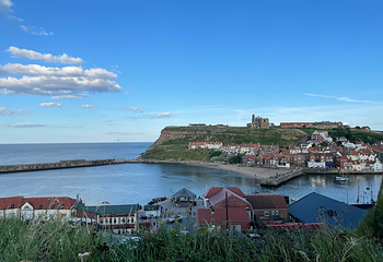 Whitby Beach第 2 张图片