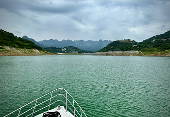 万峰湖第 8 张图片