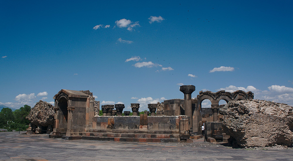 兹瓦尔特诺茨考古遗址