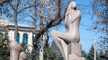 Skver U Muzeya Im. A.kasteyeva