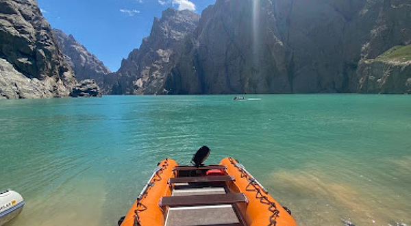 Visit Kel-Suu Yurt Camp