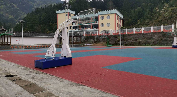 从江加榜梯田旅游度假区停车场-篮球场