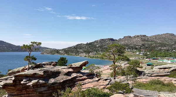 巴彥阿烏爾國家公園