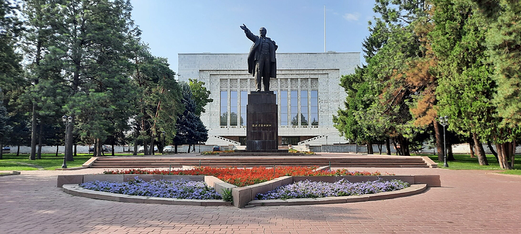 Vladimir Lenin Statue
