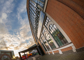 堤坝之门美术馆