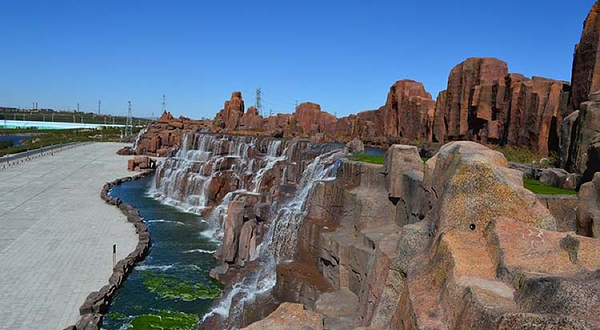 霸王河瀑布广场