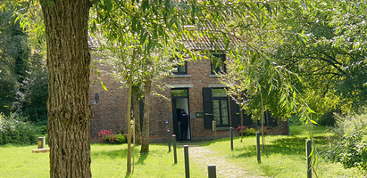 Van Gogh House (Maison Van Gogh)