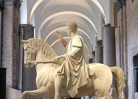 那不勒斯国立考古博物馆