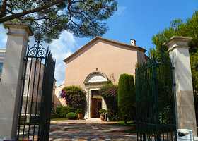 阿农西亚德美术馆