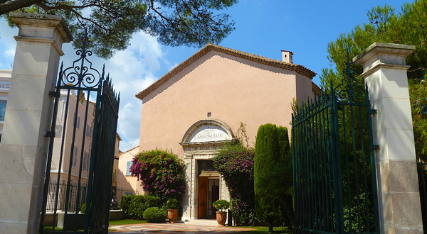 阿农西亚德美术馆