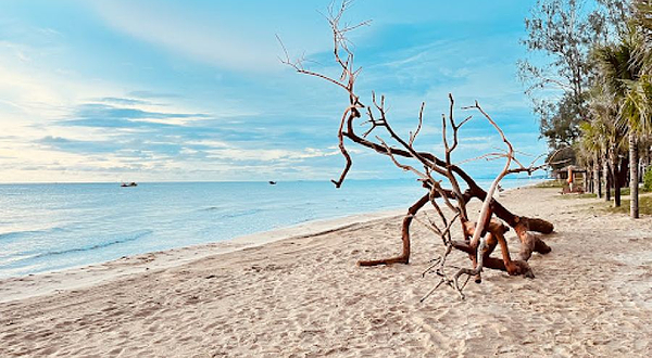 Bãi biển Sunset Sanato