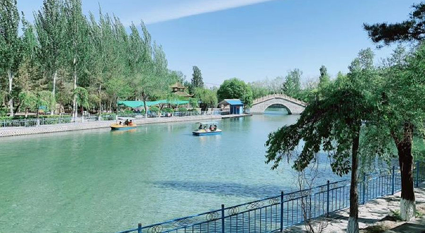 独山子东湖动物园