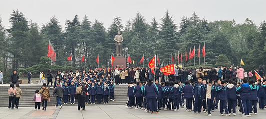 毛泽东铜像第 3 张图片