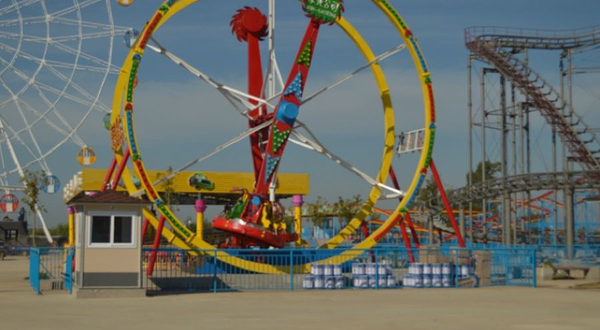 西湖公园游乐场