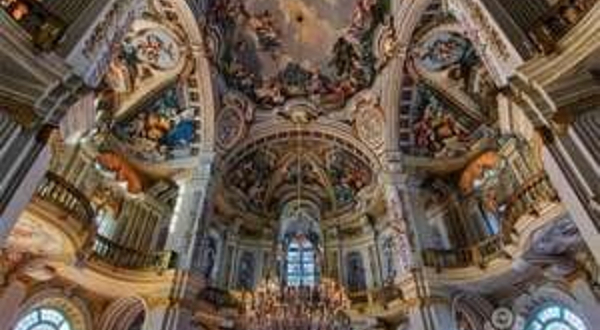 斯杜皮尼吉行宫