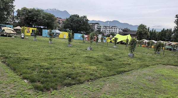 都江堰观凤桥啤酒广场