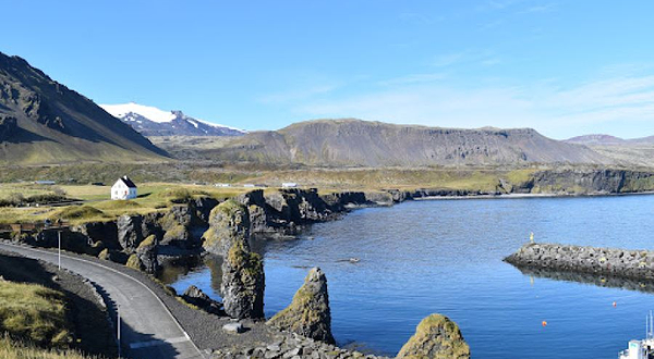 La poza de Arnastapi