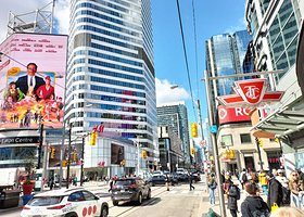 央–登打士广场