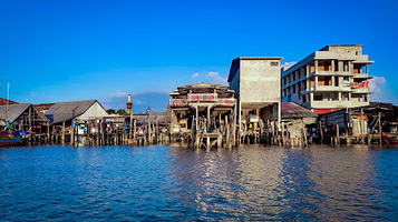 Kuala Sepetang Eagle Feeding