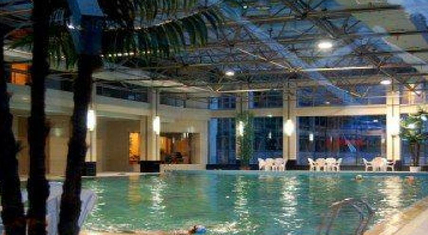 长白山氡温泉游泳馆