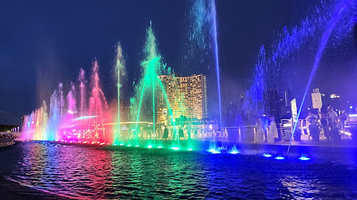 暹罗天地河滨广场