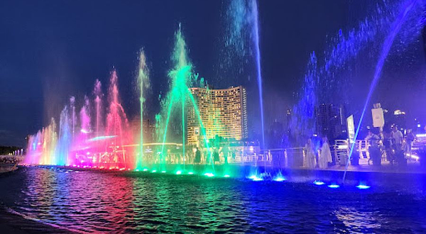 暹罗天地河滨广场