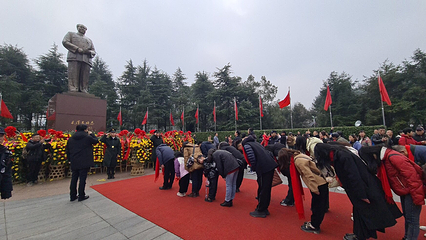 毛泽东铜像第 5 张图片
