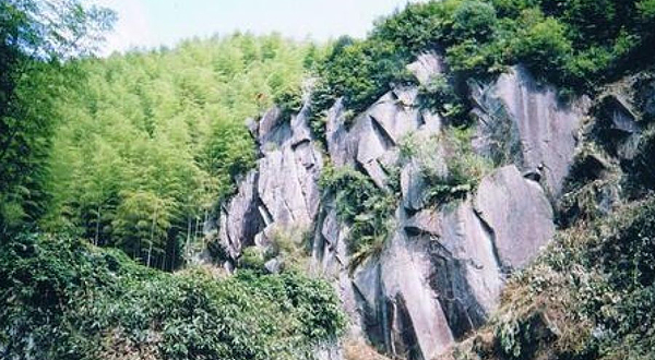 赤岸风景区柏峰仙迹