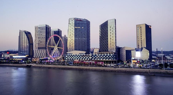 东海泰禾广场摩天轮