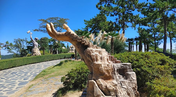 Yeosu Art Land Media Art Sculpture Park