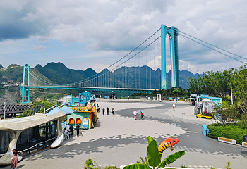 花江峡谷大桥桥旅融合服务区第 8 张图片