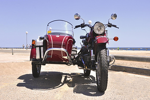 巴塞罗那机场边车