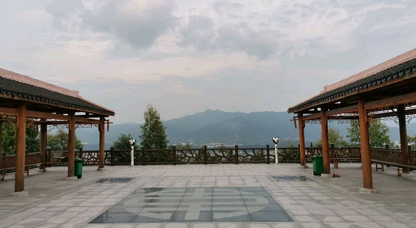 李黄山山顶观景点