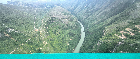 花江峡谷大桥桥旅融合服务区第 24 张图片