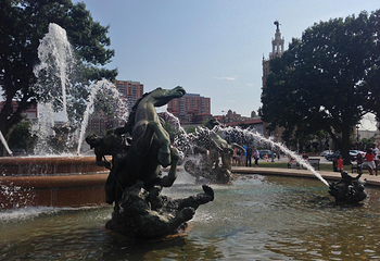 J.C. Nichols Memorial Fountain第 8 张图片