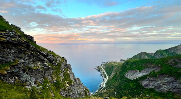 Reinebringen Trail Head