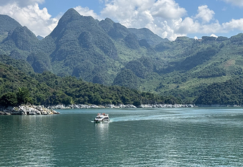 万峰湖第 4 张图片