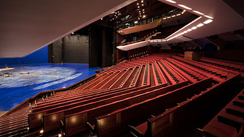 赫尔辛基市剧院