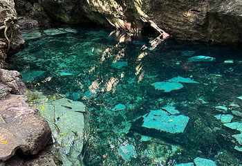 Cenote Azul第 10 张图片