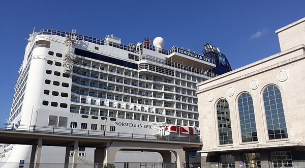 Stazione marittima di Napoli di Cesare Bazzani - architettura di regime
