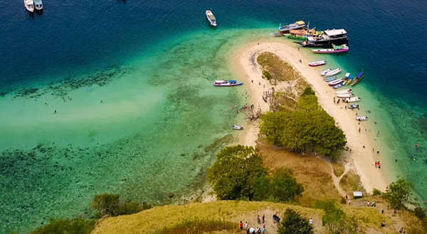 Kelor Island Beach and Mountain Trekking