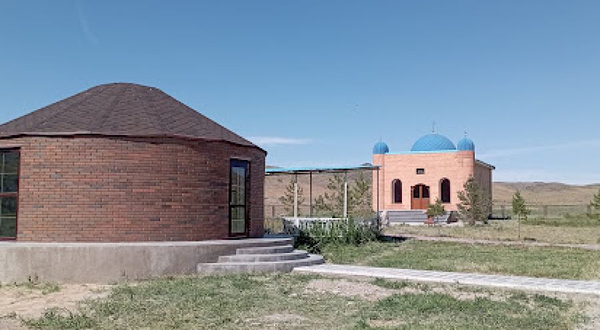 Биназар Батыр кесенесi