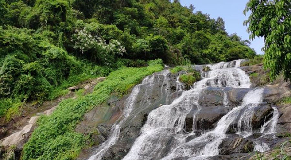 碧岭瀑布群步道