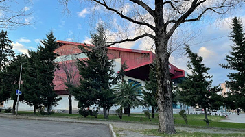 库塔伊西体育宫